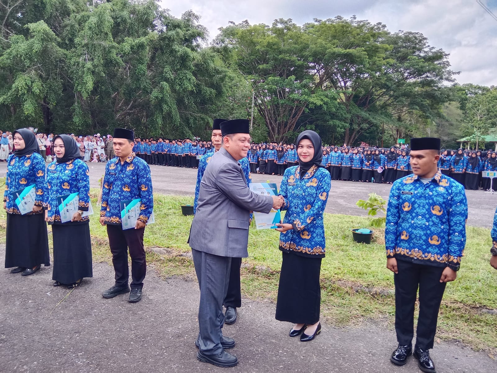 Lantik 1.375 PPPK di Arboretum Rio Alif, Bupati Ajak Bangun Merangin dengan Semangat Gotong Royong