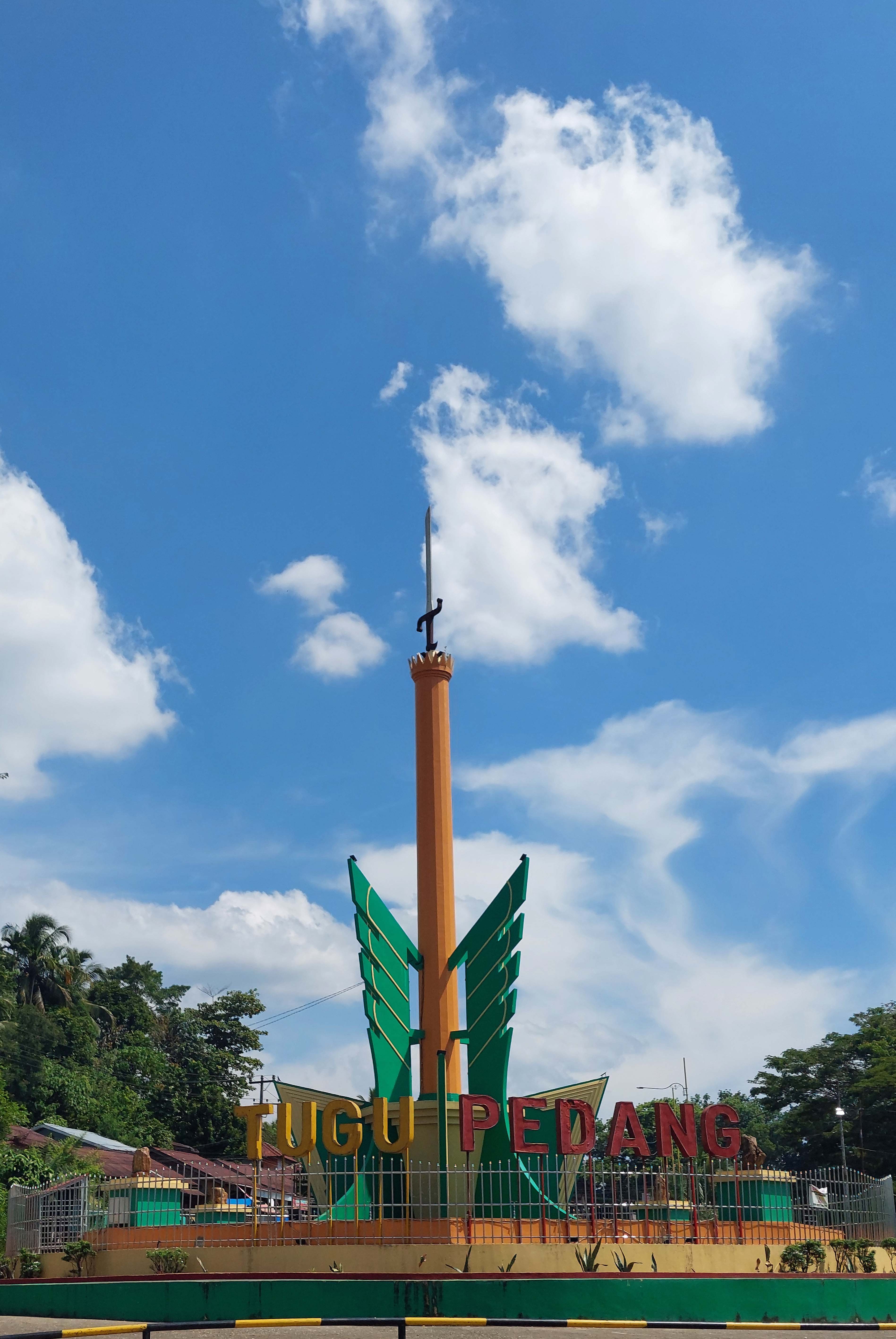 Tugu Pedang